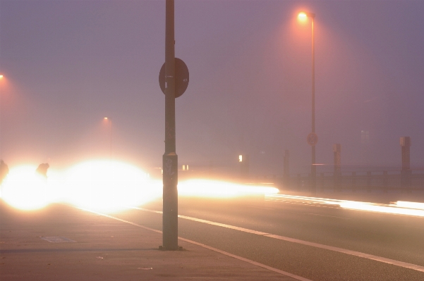 Foto Cakrawala lampu kabut matahari terbit