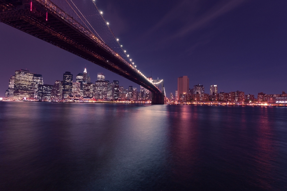 Water horizon light bridge