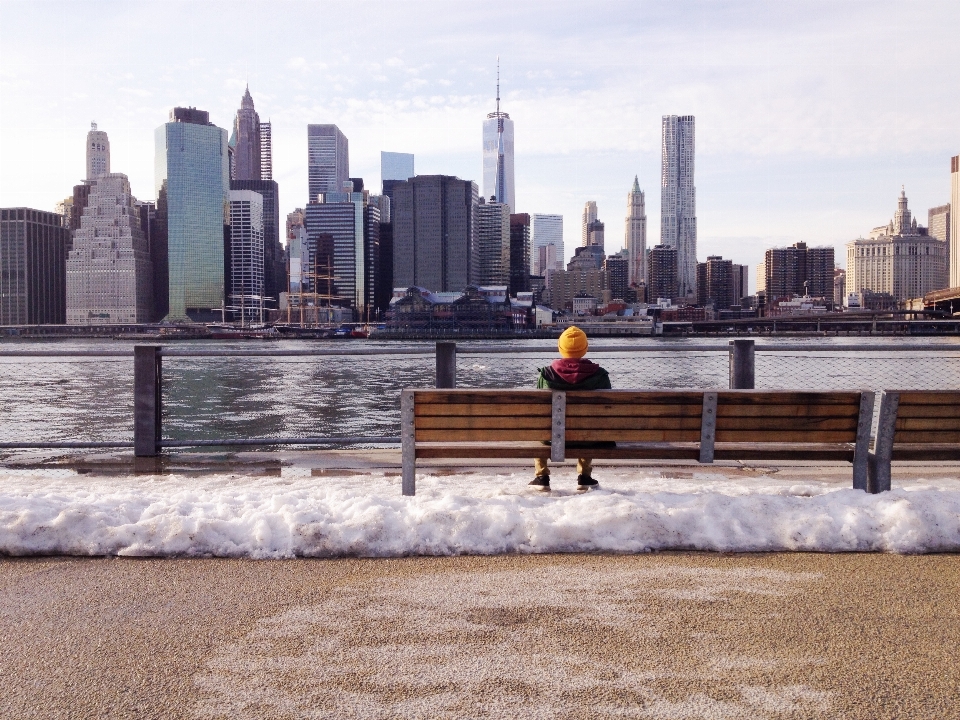 Horizon person skyline bench