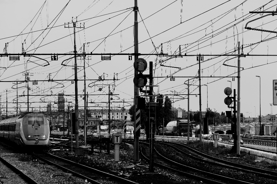 En blanco y negro
 pista ferrocarril tren