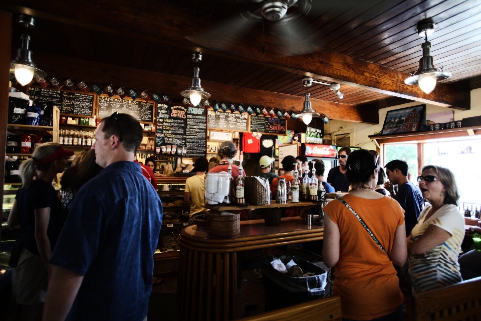 Homme personne café
 restaurant