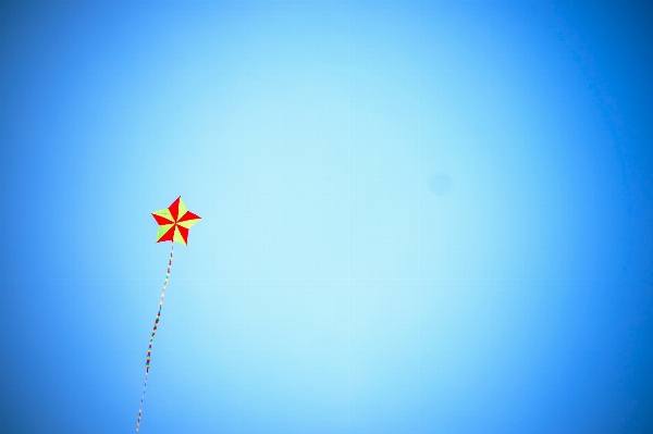 Foto Cielo luz de sol línea azul