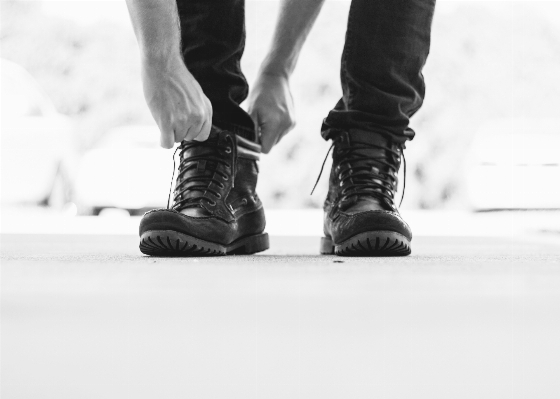 Foto Uomo scarpa inverno bianco e nero
