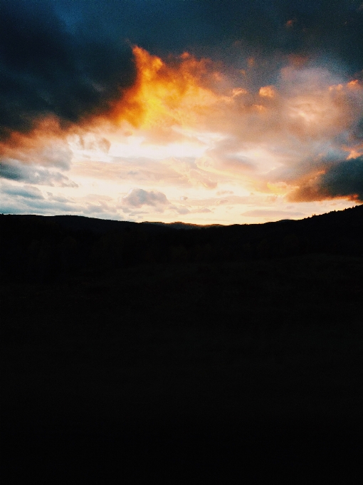 Horizon silhouette mountain light