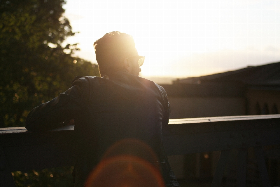 Homme personne lumière du soleil