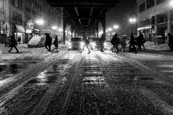 Foto Pedestre neve inverno preto e branco
