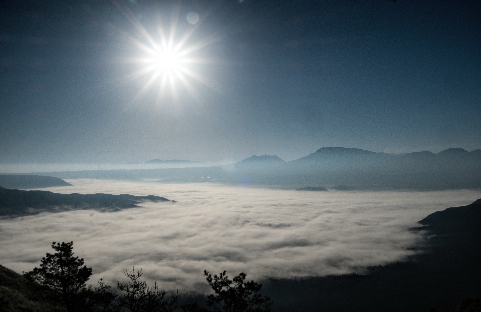 Sea horizon mountain light