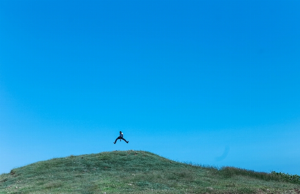 男 人 山 空 写真