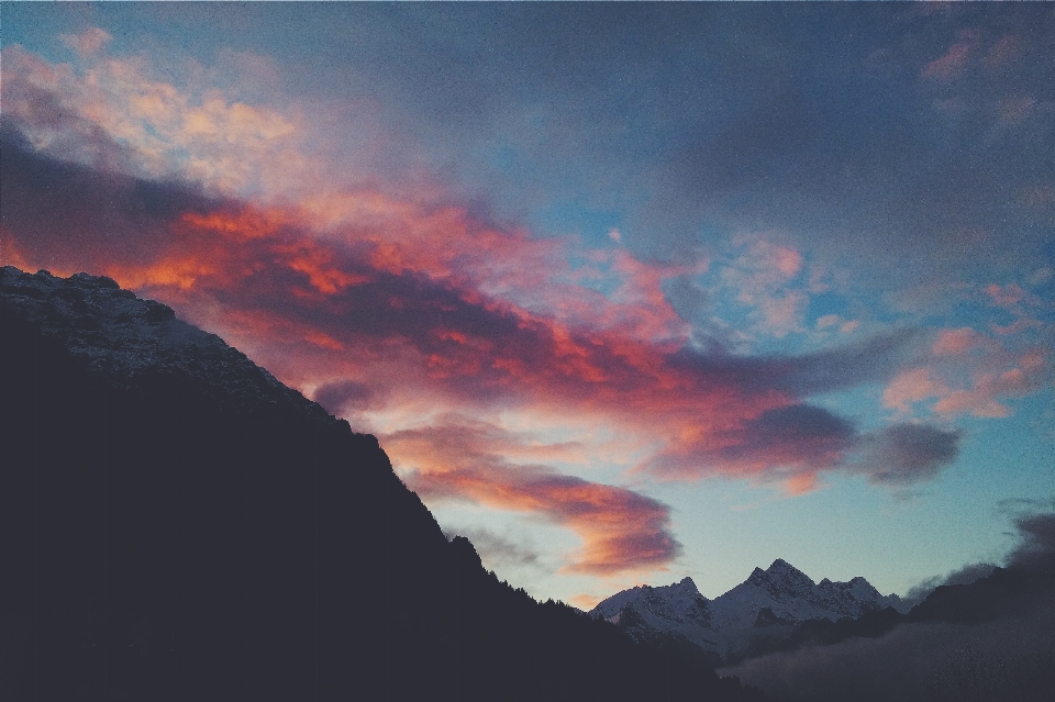 Orizzonte montagna nube cielo