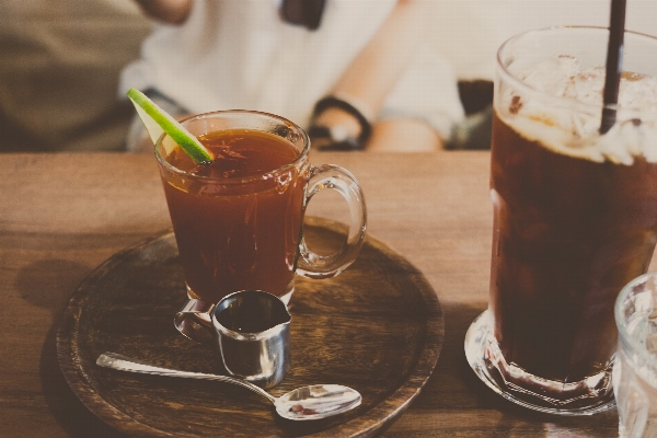 お茶 ガラス カップ 飲み物 写真