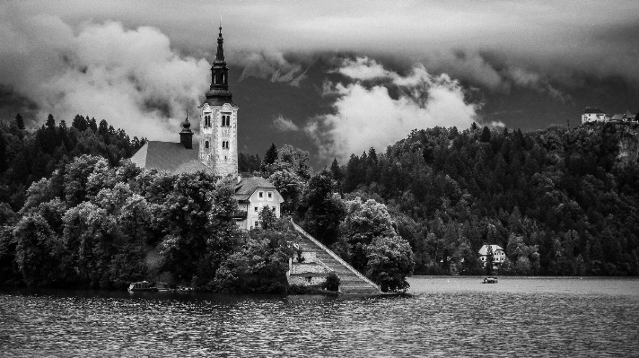 Zdjęcie Woda chmura czarny i biały
 biały