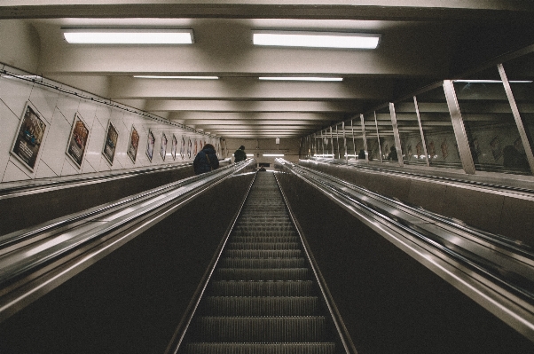 Zdjęcie Architektura wnętrze ruchome schody metro