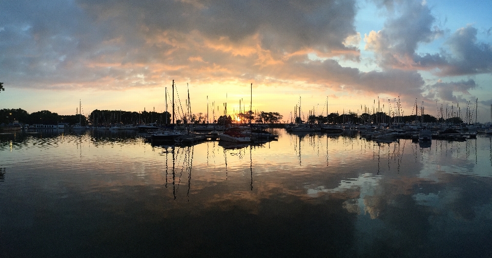 Mare orizzonte dock nube