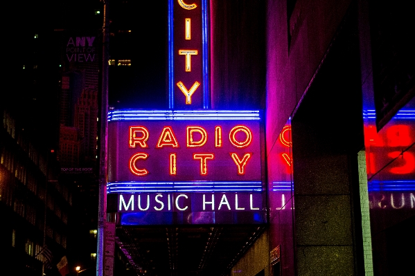 ライト 夜 街 new york 写真