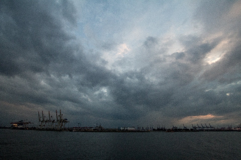 Mer horizon nuage ciel