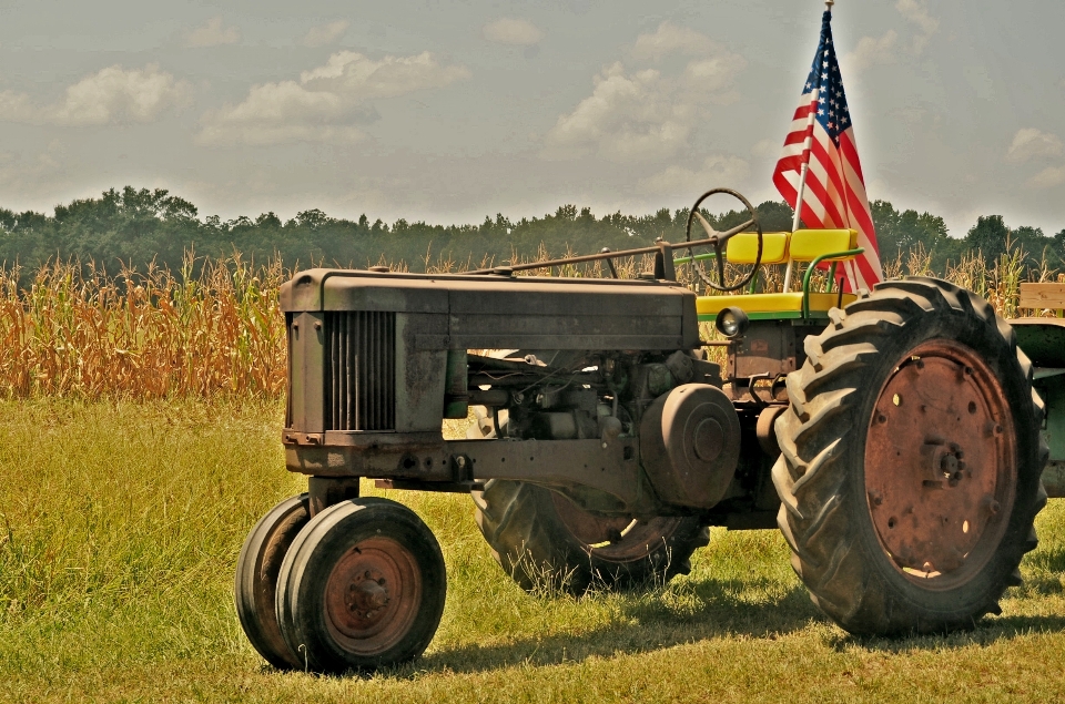 Tractor field farm transport