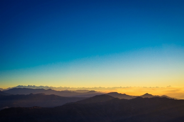 Horizon mountain cloud sky Photo