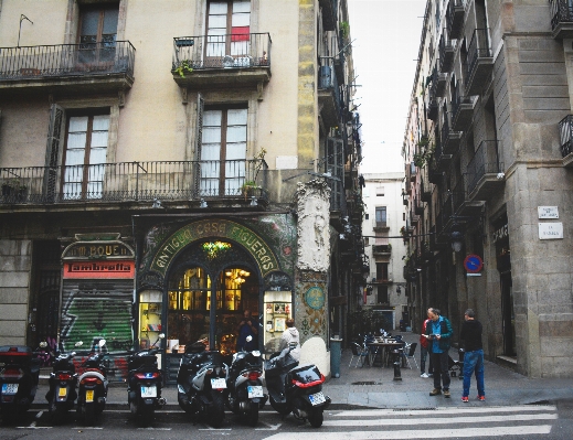 Foto Peatonal camino calle ciudad