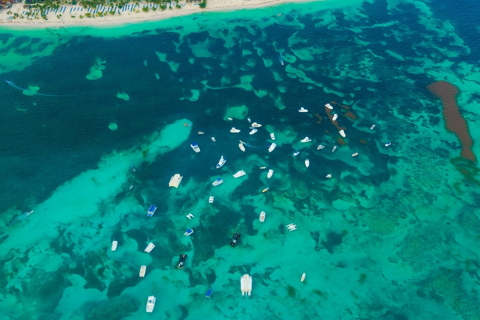 Mar océano bote buceo