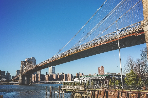 Foto água ponte prédio cidade