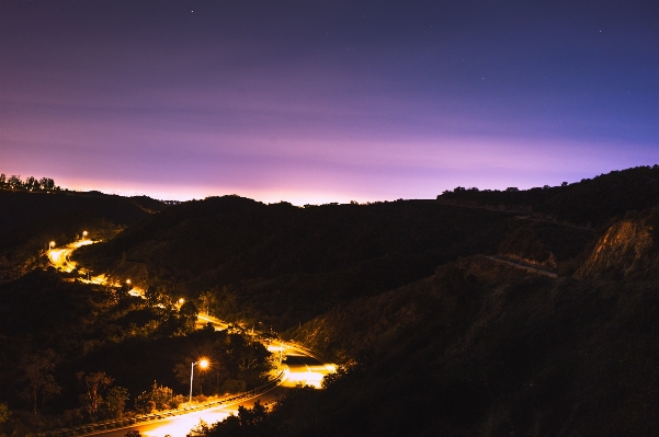 木 地平線 山 ライト 写真