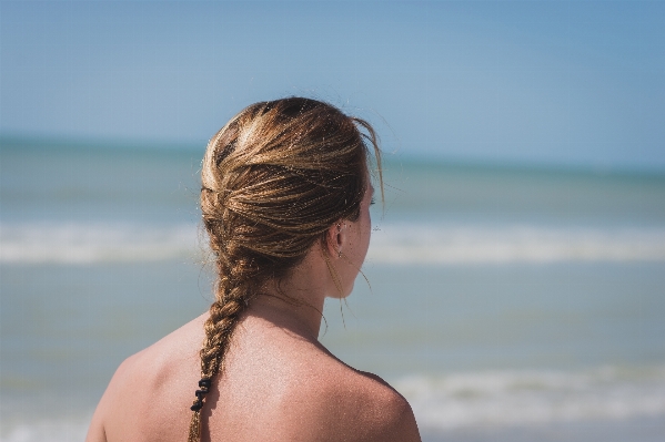 Foto Pantai laut pasir gadis