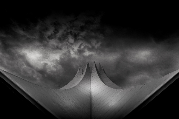 Photo Aile nuage noir et blanc
 architecture