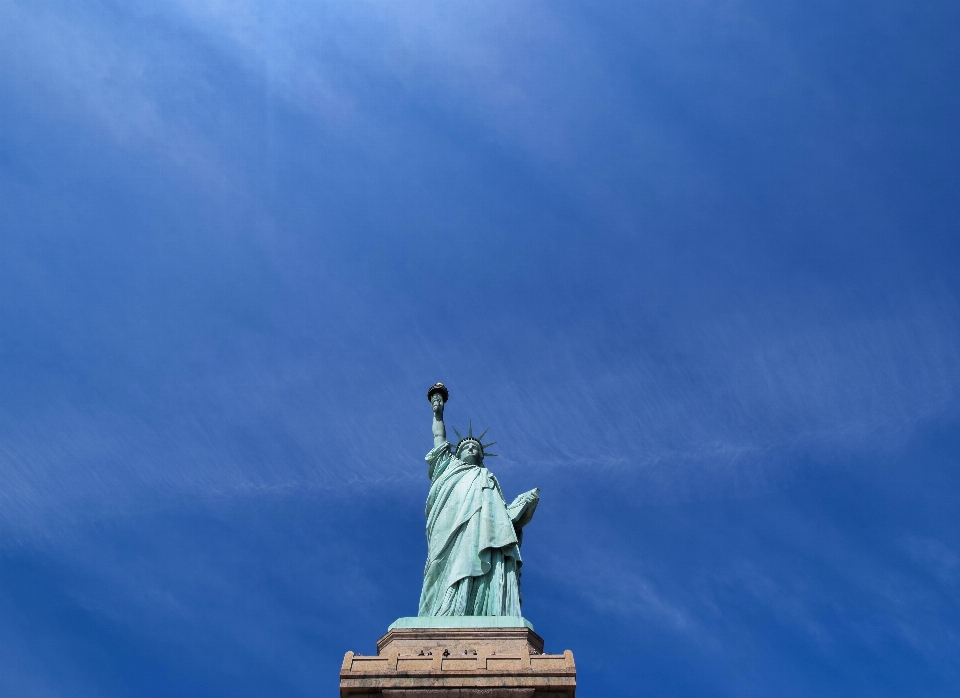 Awan arsitektur langit new york