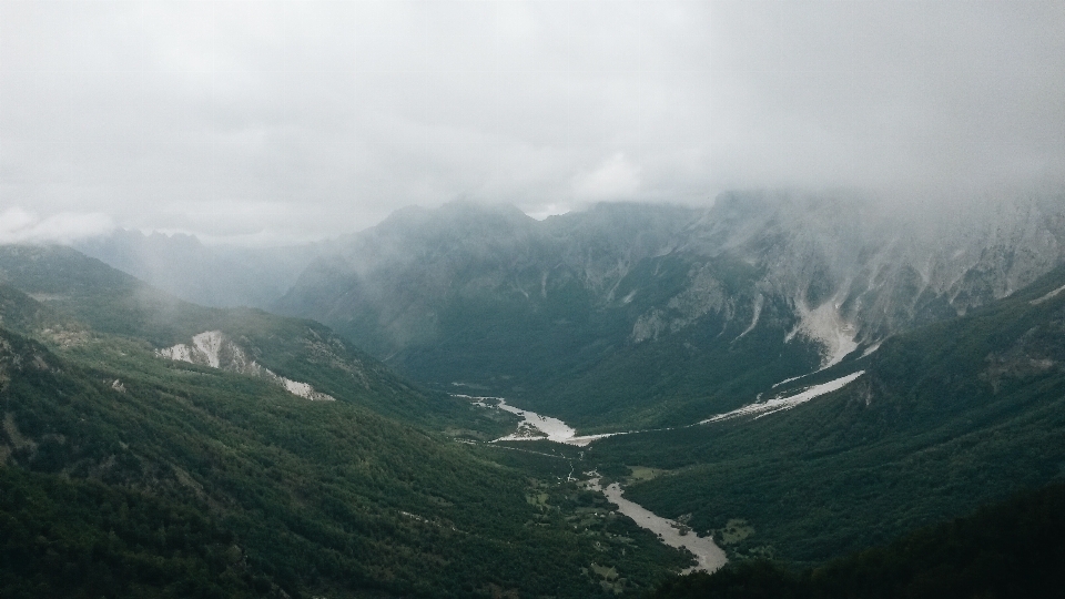 Paisaje naturaleza montaña nube