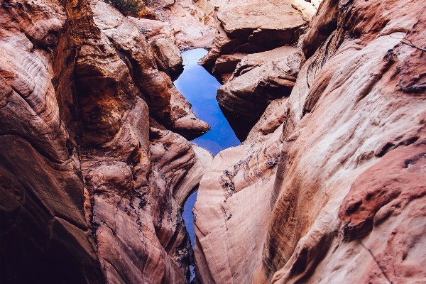 水 rock 砂岩
 谷 写真