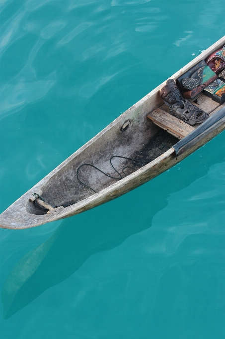 Laut air kapal bepergian