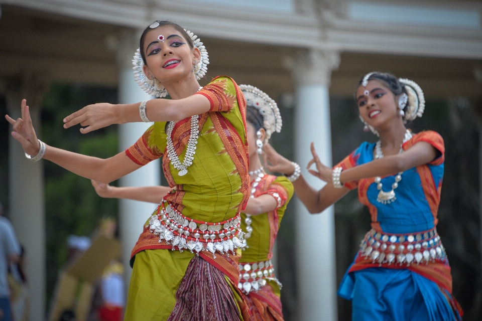 Persona ragazza donna danza