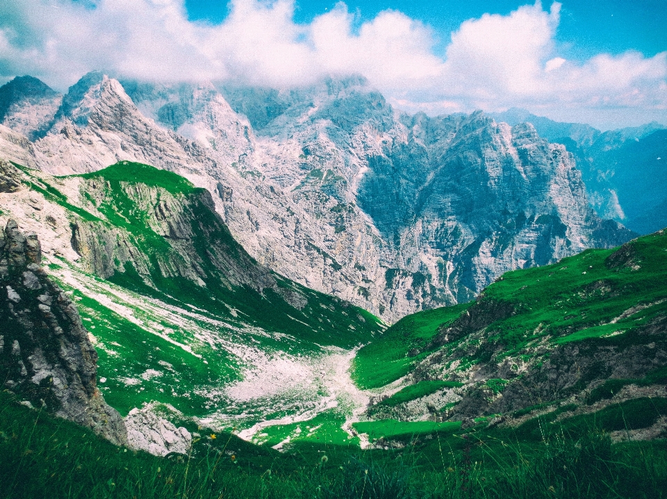 Paisaje naturaleza montaña nube