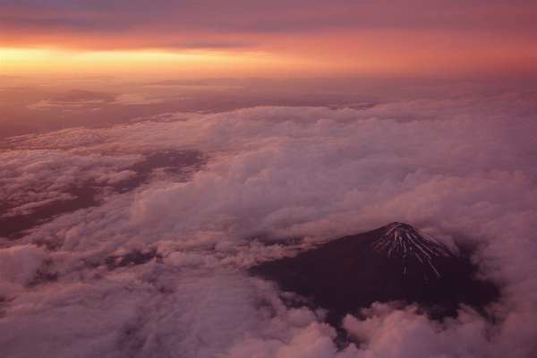 Horizon mountain cloud sky Photo