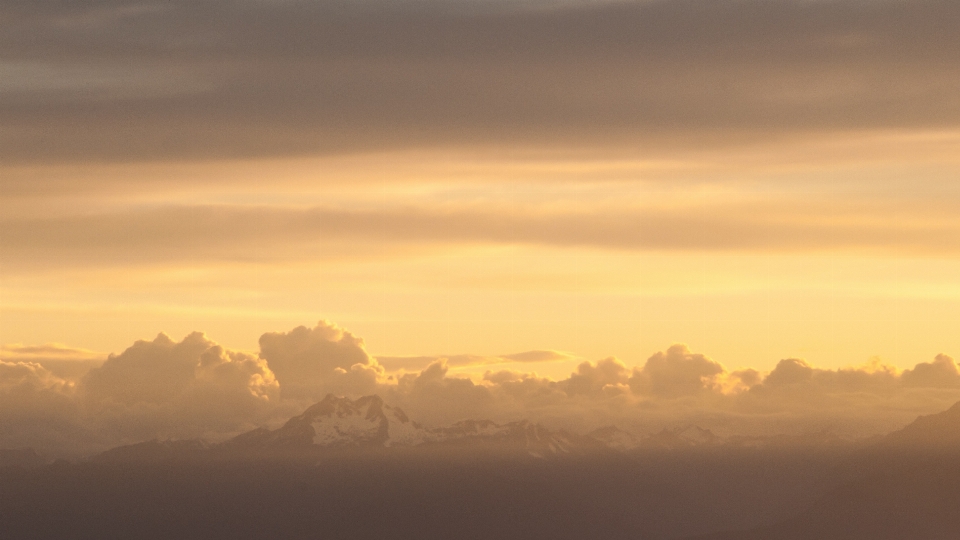 Horizon mountain cloud sky