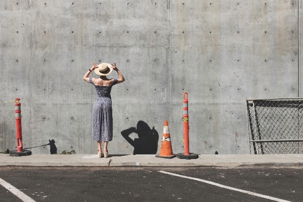 Woman road wall construction Photo