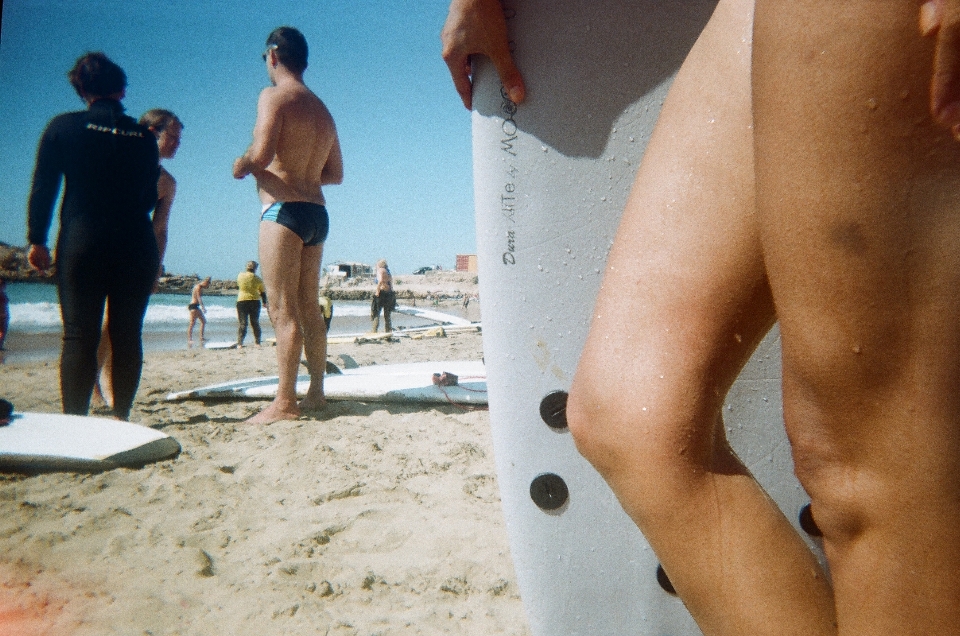 Uomo spiaggia sabbia persona