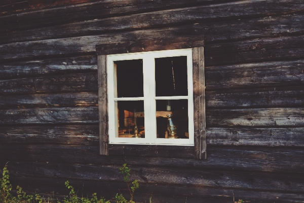 Foto Kayu rumah jendela dinding