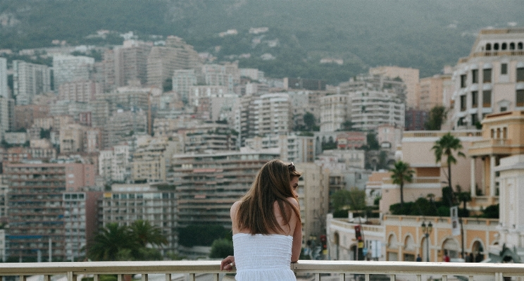 Girl woman skyline building Photo