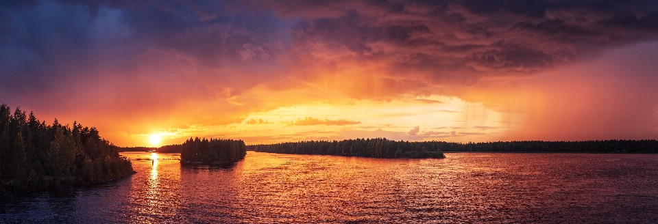 Acqua nube alba tramonto