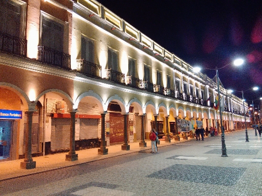 Downtown plaza facade Photo