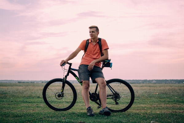 Foto Hombre bicicleta vehículo ciclo