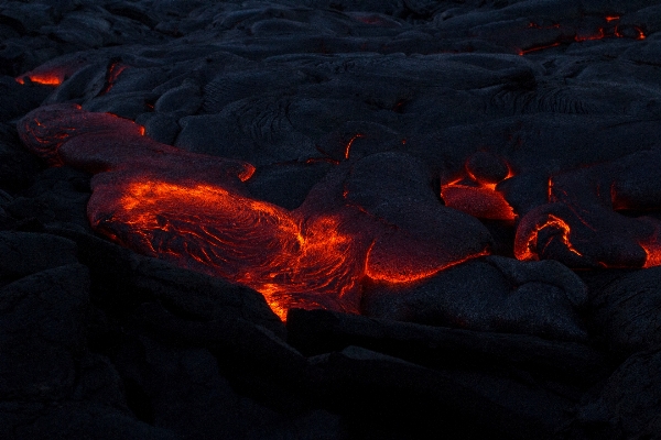 Foto Malam merah kegelapan
 lahar