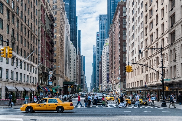 Fußgänger die architektur straße horizont Foto