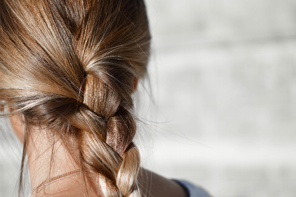 Mujer cabello moda peinado
