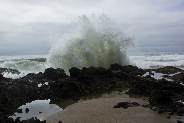 Foto Pantai lanskap laut pesisir