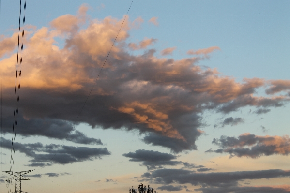 Foto Awan langit matahari terbit terbenam