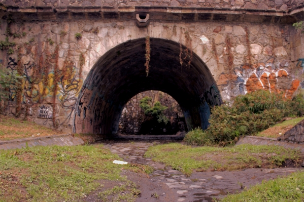 Bridge tunnel arch waterway Photo