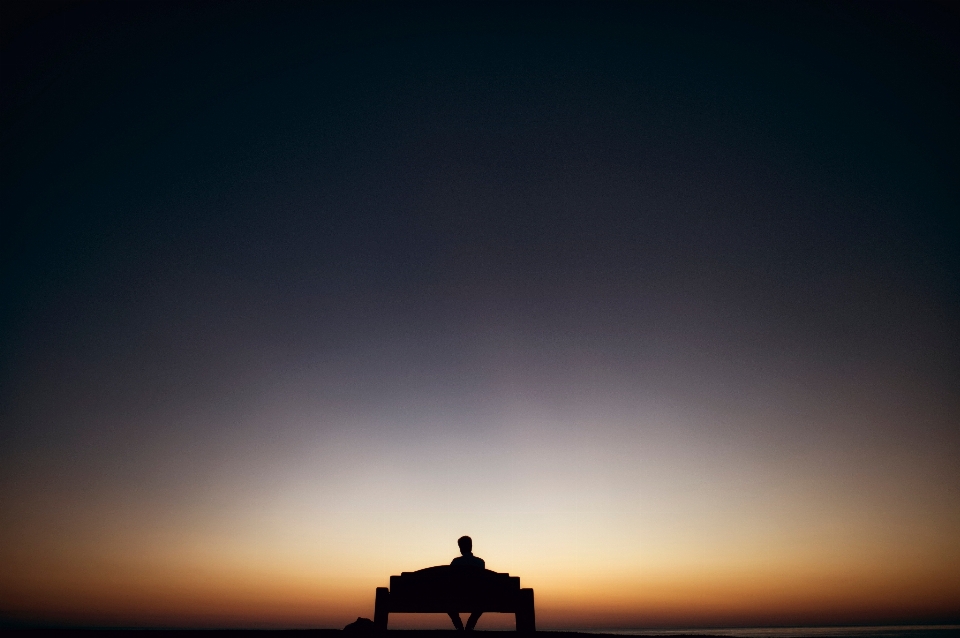 Sea horizon silhouette light