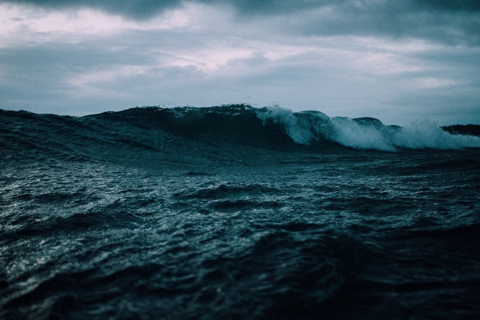 Laut pesisir cakrawala awan